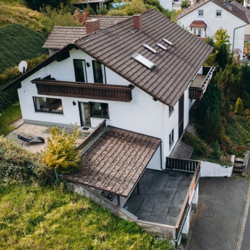 *** R E S E R V I E R T *** Charmantes Zweifamilienhaus - Ruhiges Wohnen in guter Wohnlage optimhome Immobilien Deutschland • Kaufen & Verkaufen