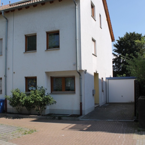 VERKAUFT ! BJ 2000 : Charmantes Stadthaus in Mundenheim mit Garten, Garage +Stellplatz, Keller optimhome Immobilien Deutschland • Kaufen & Verkaufen VERKAUFT ! BJ 2000 : Charmantes Stadthaus in Mundenheim mit Garten, Garage +Stellplatz, Keller optimhome Immobilien Deutschland • Kaufen & Verkaufen