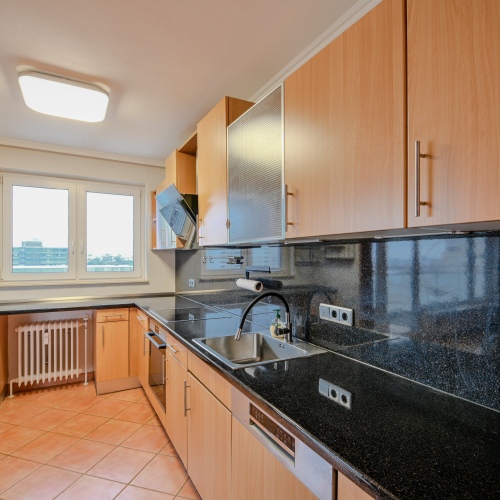 Frankfurt-Highlight: Große Dachterrasse, Weitblick & Stellplatz – sofort frei! optimhome Immobilien Deutschland • Kaufen & Verkaufen Frankfurt-Highlight: Große Dachterrasse, Weitblick & Stellplatz – sofort frei! optimhome Immobilien Deutschland • Kaufen & Verkaufen