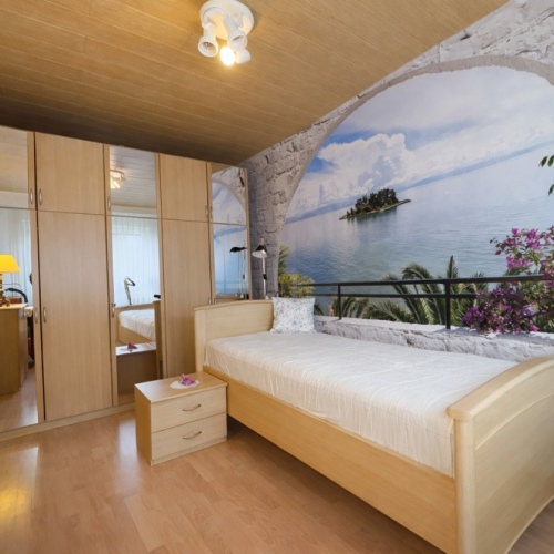 Freistehendes Wohnhaus in Mainnähe – zwei Wohneinheiten mit Charme optimhome Immobilien Deutschland • Kaufen & Verkaufen