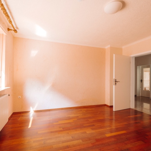 Familienparadies mit Garten! Großzügiges Haus mit Garten, Ausbaupotenzial & Flexibilität optimhome Immobilien Deutschland • Kaufen & Verkaufen Familienparadies mit Garten! Großzügiges Haus mit Garten, Ausbaupotenzial & Flexibilität optimhome Immobilien Deutschland • Kaufen & Verkaufen