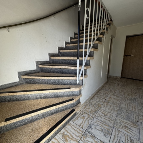 Geräumiges Wohnhaus in ruhiger Lage, mit Scheune, Garten und vielen Möglichkeiten zur Gestaltung optimhome Immobilien Deutschland • Kaufen & Verkaufen Geräumiges Wohnhaus in ruhiger Lage, mit Scheune, Garten und vielen Möglichkeiten zur Gestaltung optimhome Immobilien Deutschland • Kaufen & Verkaufen