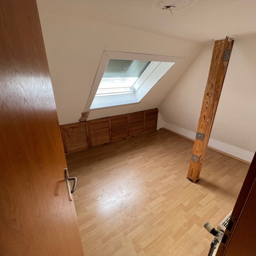 Traumhaftes Grundstück mit sanierungsbedürftigen Einfamilienhaus optimhome Immobilien Deutschland • Kaufen & Verkaufen Traumhaftes Grundstück mit sanierungsbedürftigen Einfamilienhaus optimhome Immobilien Deutschland • Kaufen & Verkaufen