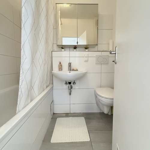 3-Zimmer-Wohnung mit Balkon und Grünblick – fußläufig zum Nordwestzentrum! optimhome Immobilien Deutschland • Kaufen & Verkaufen 3-Zimmer-Wohnung mit Balkon und Grünblick – fußläufig zum Nordwestzentrum! optimhome Immobilien Deutschland • Kaufen & Verkaufen