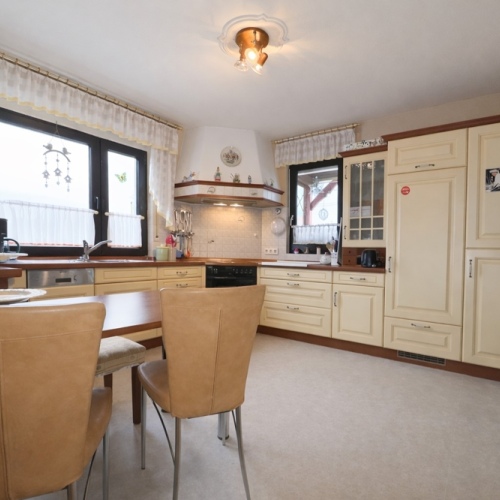 Freistehendes Wohnhaus in Mainnähe – zwei Wohneinheiten mit Charme optimhome Immobilien Deutschland • Kaufen & Verkaufen