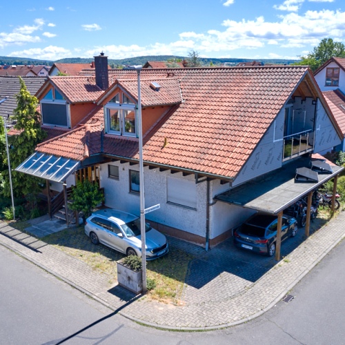 Wohnen mit Charme! Großzügige Dachgeschosswohnung mit Wintergarten und Balkon optimhome Immobilien Deutschland • Kaufen & Verkaufen