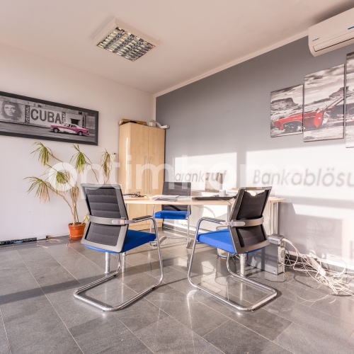 Gewerbeimmobilie mit Wohnung und ca. 40 Stellplätzen – ideal für Kfz-Nutzung optimhome Immobilien Deutschland • Kaufen & Verkaufen