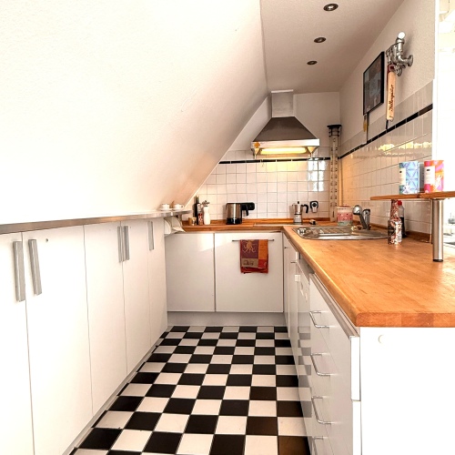 Tolle Dachgeschosswohnung mit Klimaanlage in der Innenstadt optimhome Immobilien Deutschland • Kaufen & Verkaufen