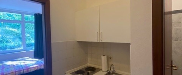 Bild BJ 1992 - Apartment mit Pantry-Küche, Fußboden-Heizung und Stellplatz in 