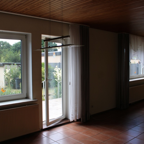 Einfamilienhaus für die große Familie mit XXL-Garten optimhome Immobilien Deutschland • Kaufen & Verkaufen Einfamilienhaus für die große Familie mit XXL-Garten optimhome Immobilien Deutschland • Kaufen & Verkaufen