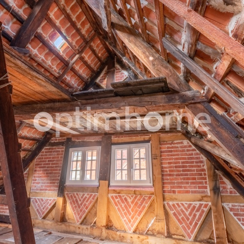Historisches, denkmalgeschütztes Fachwerkhaus direkt an der Elbe optimhome Immobilien Deutschland • Kaufen & Verkaufen Historisches, denkmalgeschütztes Fachwerkhaus direkt an der Elbe optimhome Immobilien Deutschland • Kaufen & Verkaufen