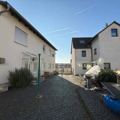 Attraktives Investment: Exklusives Grundstück mit drei Mehrfamilienhäusern in begehrter Lage! optimhome Immobilien Deutschland • Kaufen & Verkaufen