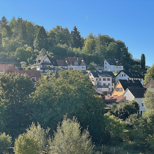 VERKAUFT! Einfamilienhaus mit Scheunenanbau in ruhiger Wohnlage optimhome Immobilien Deutschland • Kaufen & Verkaufen