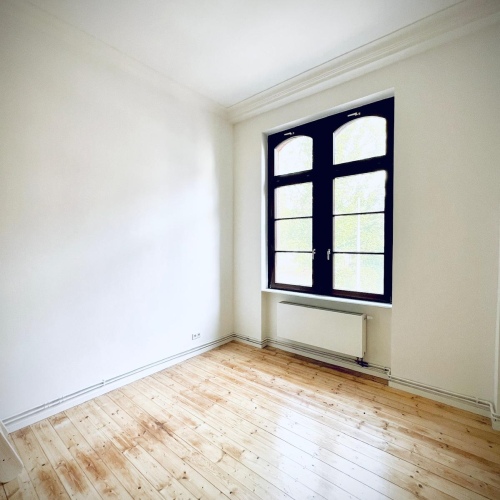 Historischer Altbau trifft modernes Wohnen – Drei Zimmer mit Mezzaningeschossen optimhome Immobilien Deutschland • Kaufen & Verkaufen