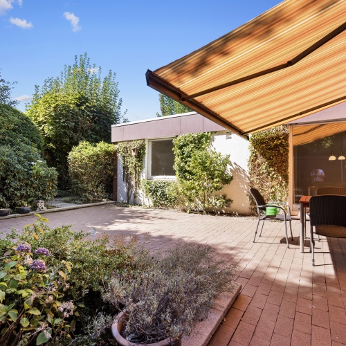 Ebenerdiger Wohnkomfort in ruhiger Lage – Stilvoller Bungalow mit Garten optimhome Immobilien Deutschland • Kaufen & Verkaufen Ebenerdiger Wohnkomfort in ruhiger Lage – Stilvoller Bungalow mit Garten optimhome Immobilien Deutschland • Kaufen & Verkaufen