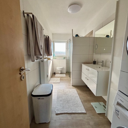 Familienfreundlich und modern: 4-Zimmer-Eigentumswohnung in Rodenbach mit idealem Raumkonzept optimhome Immobilien Deutschland • Kaufen & Verkaufen Familienfreundlich und modern: 4-Zimmer-Eigentumswohnung in Rodenbach mit idealem Raumkonzept optimhome Immobilien Deutschland • Kaufen & Verkaufen