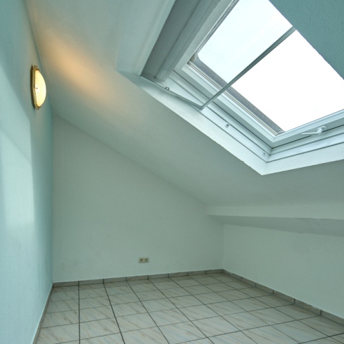 Wohnen und Vermieten unter einem Dach! Vielseitiges Haus mit viel Potenzial und großzügigem Garten optimhome Immobilien Deutschland • Kaufen & Verkaufen