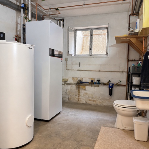 Zweifamilien-Reihenmittelhaus mit 245 m² Wohnfläche, neuem Dach, Wärmepumpe und 3 Garagen optimhome Immobilien Deutschland • Kaufen & Verkaufen Zweifamilien-Reihenmittelhaus mit 245 m² Wohnfläche, neuem Dach, Wärmepumpe und 3 Garagen optimhome Immobilien Deutschland • Kaufen & Verkaufen