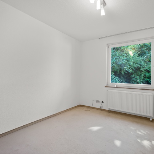 Ebenerdiger Wohnkomfort in ruhiger Lage – Stilvoller Bungalow mit Garten optimhome Immobilien Deutschland • Kaufen & Verkaufen Ebenerdiger Wohnkomfort in ruhiger Lage – Stilvoller Bungalow mit Garten optimhome Immobilien Deutschland • Kaufen & Verkaufen