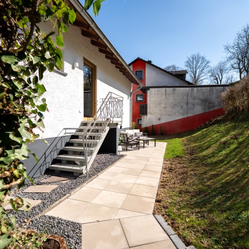 ERSTBEZUG NACH SANIERUNG! Schöne, sanierte Eigentumswohnung mit Balkon, Terrasse und Grünfläche optimhome Immobilien Deutschland • Kaufen & Verkaufen ERSTBEZUG NACH SANIERUNG! Schöne, sanierte Eigentumswohnung mit Balkon, Terrasse und Grünfläche optimhome Immobilien Deutschland • Kaufen & Verkaufen