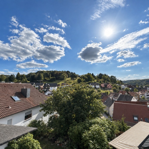 Selbst nutzen oder vermieten! Viel Platz für Familie & Zukunft – Garten, Terrassen und Weitblick optimhome Immobilien Deutschland • Kaufen & Verkaufen Selbst nutzen oder vermieten! Viel Platz für Familie & Zukunft – Garten, Terrassen und Weitblick optimhome Immobilien Deutschland • Kaufen & Verkaufen