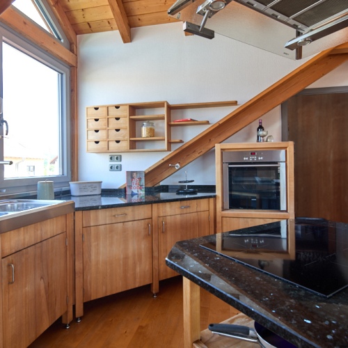 Wohnen mit Charme! Großzügige Dachgeschosswohnung mit Wintergarten und Balkon optimhome Immobilien Deutschland • Kaufen & Verkaufen