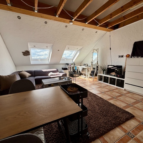 Einzigartig & gemütlich: DG-Wohnung mit EBK, Eckbadewanne und Doppelgarage optimhome Immobilien Deutschland • Kaufen & Verkaufen