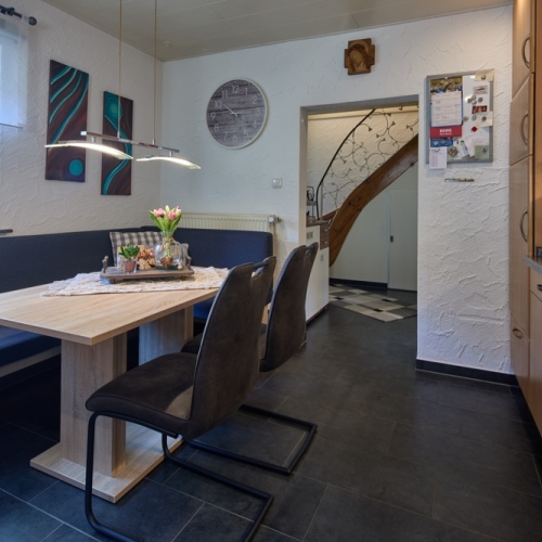 Einziehen und Wohlfühlen – Einfamilienhaus mit Garten, großer Terrasse - Platz für die ganze Familie optimhome Immobilien Deutschland • Kaufen & Verkaufen Einziehen und Wohlfühlen – Einfamilienhaus mit Garten, großer Terrasse - Platz für die ganze Familie optimhome Immobilien Deutschland • Kaufen & Verkaufen