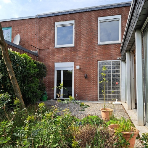 Viel Platz für Leben und Ideen – großzügiges Reihenmittelhaus mit Einliegerwohnung optimhome Immobilien Deutschland • Kaufen & Verkaufen