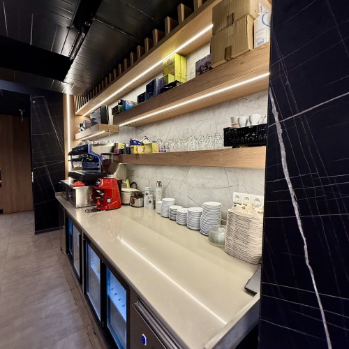 Repräsentative Gastrofläche für Grill, Bäcker und Konditorei – inklusive Vollausstattung und Terrasse optimhome Immobilien Deutschland • Kaufen & Verkaufen