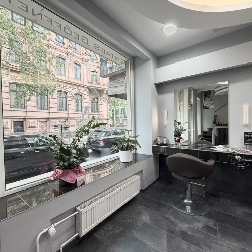 Moderne Friseursalon mit separate Kosmetikraum und zwei Geschosse in Westend! optimhome Immobilien Deutschland • Kaufen & Verkaufen