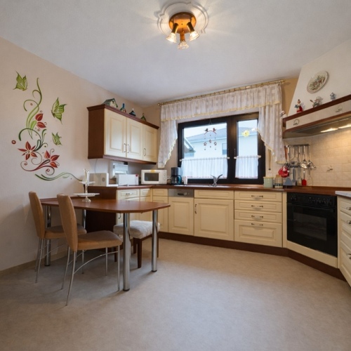 Freistehendes Wohnhaus in Mainnähe – zwei Wohneinheiten mit Charme optimhome Immobilien Deutschland • Kaufen & Verkaufen