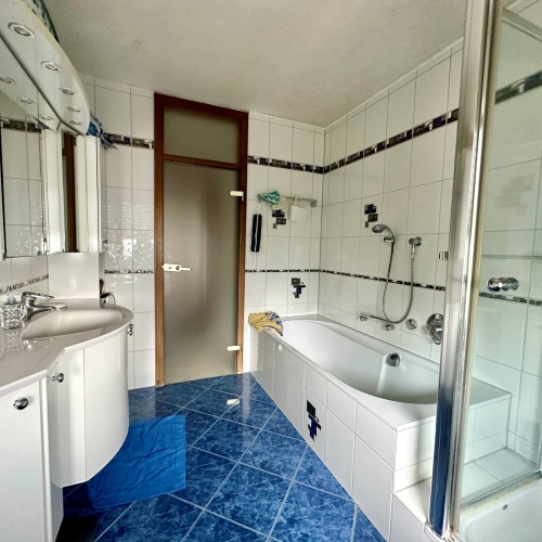 Viel Platz für die Familie – 6 Zimmer, 4 Ebenen, 2 Kamine, Garten und Stellplätze! optimhome Immobilien Deutschland • Kaufen & Verkaufen