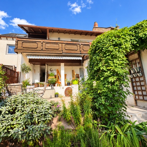 Selbst nutzen oder vermieten! Viel Platz für Familie & Zukunft – Garten, Terrassen und Weitblick optimhome Immobilien Deutschland • Kaufen & Verkaufen Selbst nutzen oder vermieten! Viel Platz für Familie & Zukunft – Garten, Terrassen und Weitblick optimhome Immobilien Deutschland • Kaufen & Verkaufen