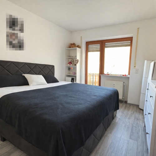 2-Zimmer-Wohnung mit 2 Balkonen und Vorgarten (SNR) – ideal zur Eigennutzung oder Vermietung optimhome Immobilien Deutschland • Kaufen & Verkaufen 2-Zimmer-Wohnung mit 2 Balkonen und Vorgarten (SNR) – ideal zur Eigennutzung oder Vermietung optimhome Immobilien Deutschland • Kaufen & Verkaufen