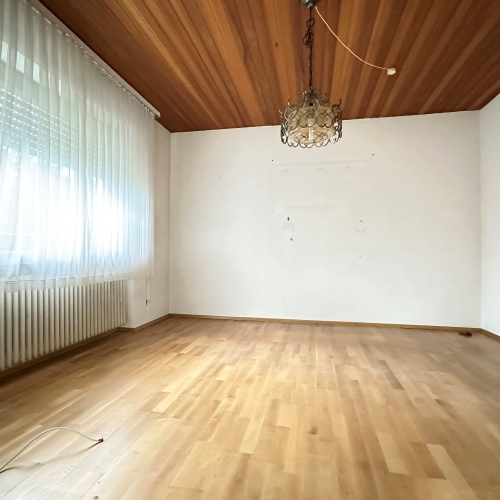 -VERKAUFT- Bungalow mit weitläufigem Grundstück, Sauna, Schwimmhalle und vier PKW-Stellplätze! optimhome Immobilien Deutschland • Kaufen & Verkaufen