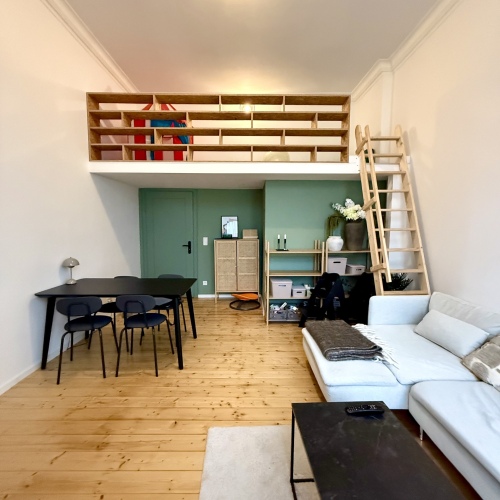 Historischer Altbau trifft modernes Wohnen – Drei Zimmer mit Mezzaningeschossen optimhome Immobilien Deutschland • Kaufen & Verkaufen