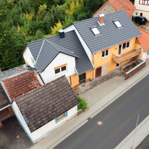 Attraktives Ausbauhaus! Ein- bis Zweifamilienhaus mit Nebengebäude und Garten für Ihr Traumprojekt! optimhome Immobilien Deutschland • Kaufen & Verkaufen Attraktives Ausbauhaus! Ein- bis Zweifamilienhaus mit Nebengebäude und Garten für Ihr Traumprojekt! optimhome Immobilien Deutschland • Kaufen & Verkaufen