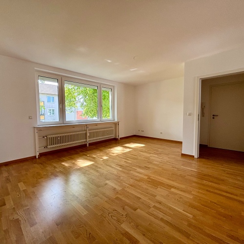 RESERVIERT Sofort verfügbar: moderne Etagenwohnung mit Balkon und Stellplatz optimhome Immobilien Deutschland • Kaufen & Verkaufen RESERVIERT Sofort verfügbar: moderne Etagenwohnung mit Balkon und Stellplatz optimhome Immobilien Deutschland • Kaufen & Verkaufen