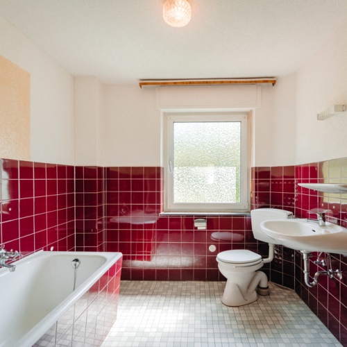 Familienparadies mit Garten! Großzügiges Haus mit Garten, Ausbaupotenzial & Flexibilität optimhome Immobilien Deutschland • Kaufen & Verkaufen Familienparadies mit Garten! Großzügiges Haus mit Garten, Ausbaupotenzial & Flexibilität optimhome Immobilien Deutschland • Kaufen & Verkaufen