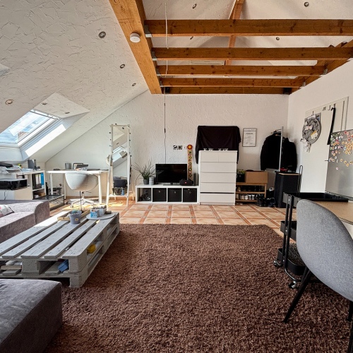 Einzigartig & gemütlich: DG-Wohnung mit EBK, Eckbadewanne und Doppelgarage optimhome Immobilien Deutschland • Kaufen & Verkaufen