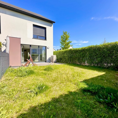 Familienglück an der Nidder! 5 Zimmer Reiheneckhaus mit 2-PKW-Stellplätzen! optimhome Immobilien Deutschland • Kaufen & Verkaufen Familienglück an der Nidder! 5 Zimmer Reiheneckhaus mit 2-PKW-Stellplätzen! optimhome Immobilien Deutschland • Kaufen & Verkaufen