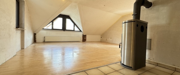 Bild Wohnen auf zwei Ebenen! Maisonette mit Garage und zwei Balkonen in Aschaffenburg