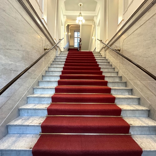 TOP-LAGE Wohnen und ggf. Arbeiten 8 Zimmer im Herzen der City-West zur persönlichen Gestaltung optimhome Immobilien Deutschland • Kaufen & Verkaufen TOP-LAGE Wohnen und ggf. Arbeiten 8 Zimmer im Herzen der City-West zur persönlichen Gestaltung optimhome Immobilien Deutschland • Kaufen & Verkaufen