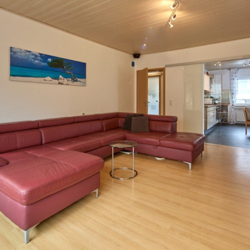 Wohnen und Vermieten unter einem Dach! Vielseitiges Haus mit viel Potenzial und großzügigem Garten optimhome Immobilien Deutschland • Kaufen & Verkaufen