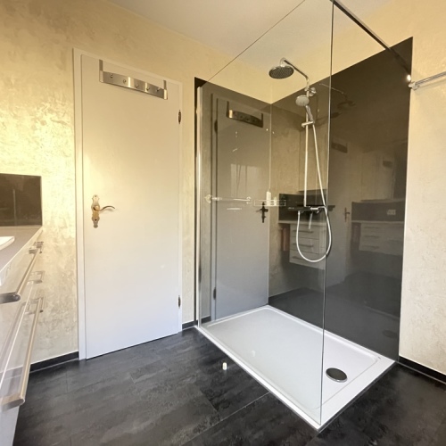 Familienparadies mit Garten! Großzügiges Haus mit Garten, Ausbaupotenzial & Flexibilität optimhome Immobilien Deutschland • Kaufen & Verkaufen Familienparadies mit Garten! Großzügiges Haus mit Garten, Ausbaupotenzial & Flexibilität optimhome Immobilien Deutschland • Kaufen & Verkaufen