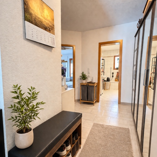 2-Zimmer-Wohnung mit 2 Balkonen und Vorgarten (SNR) – ideal zur Eigennutzung oder Vermietung optimhome Immobilien Deutschland • Kaufen & Verkaufen 2-Zimmer-Wohnung mit 2 Balkonen und Vorgarten (SNR) – ideal zur Eigennutzung oder Vermietung optimhome Immobilien Deutschland • Kaufen & Verkaufen