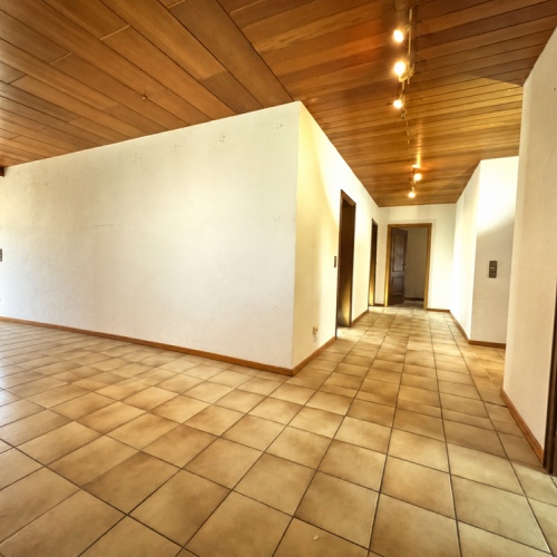 Zweifamilien-Reihenmittelhaus mit 245 m² Wohnfläche, neuem Dach, Wärmepumpe und 3 Garagen optimhome Immobilien Deutschland • Kaufen & Verkaufen Zweifamilien-Reihenmittelhaus mit 245 m² Wohnfläche, neuem Dach, Wärmepumpe und 3 Garagen optimhome Immobilien Deutschland • Kaufen & Verkaufen