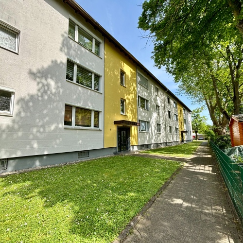 RESERVIERT Sofort verfügbar: moderne Etagenwohnung mit Balkon und Stellplatz optimhome Immobilien Deutschland • Kaufen & Verkaufen RESERVIERT Sofort verfügbar: moderne Etagenwohnung mit Balkon und Stellplatz optimhome Immobilien Deutschland • Kaufen & Verkaufen