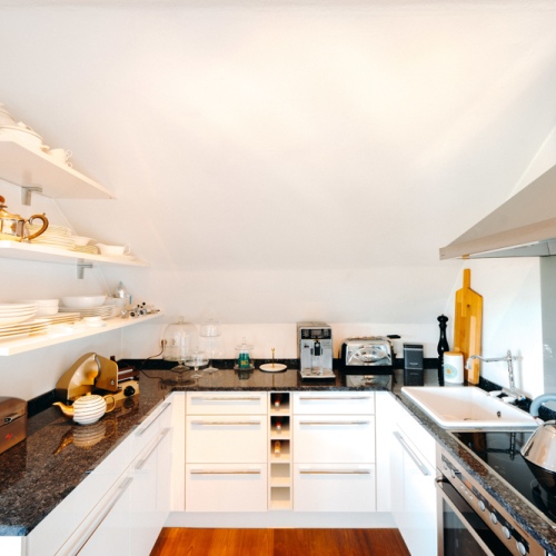 Lichtdurchflutete Eigentumswohnung mit Weitblick, zwei Balkonen und moderner Ausstattung optimhome Immobilien Deutschland • Kaufen & Verkaufen Lichtdurchflutete Eigentumswohnung mit Weitblick, zwei Balkonen und moderner Ausstattung optimhome Immobilien Deutschland • Kaufen & Verkaufen
